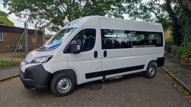 Citroen Relay 2.2 15 Seater Minibus L3H2 BlueHDI 140