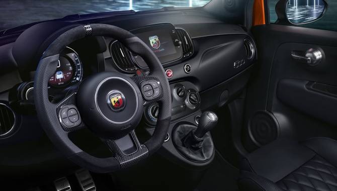 Abarth 595 & Abarth 695 - Interior